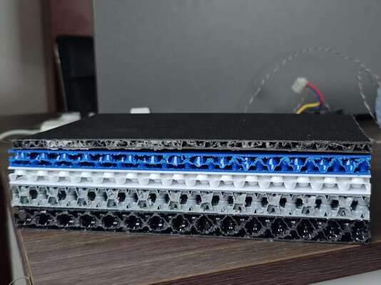 Besorgen Stoßdichte PP-Honeyballplatte mit UV-Beschichtung für schwere industrielle Anwendungen online manufacture